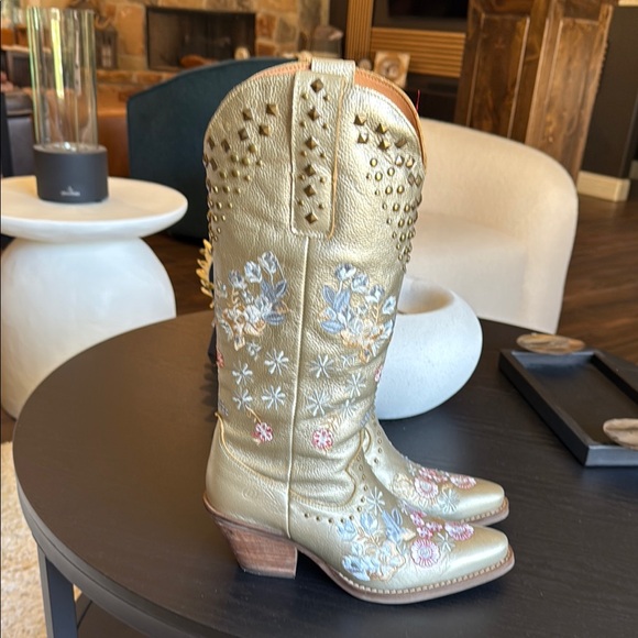 Dingo Embroidered Gold Western Boots Size 8m - Picture 3 of 7